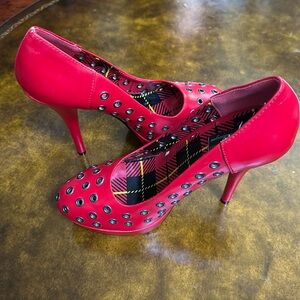 Abbey Dawn by Avril Lavigne Holly Chart Topper platform pump red US 8.5 USED